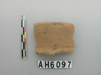 藏品(褐色細砂陶口緣)的圖片